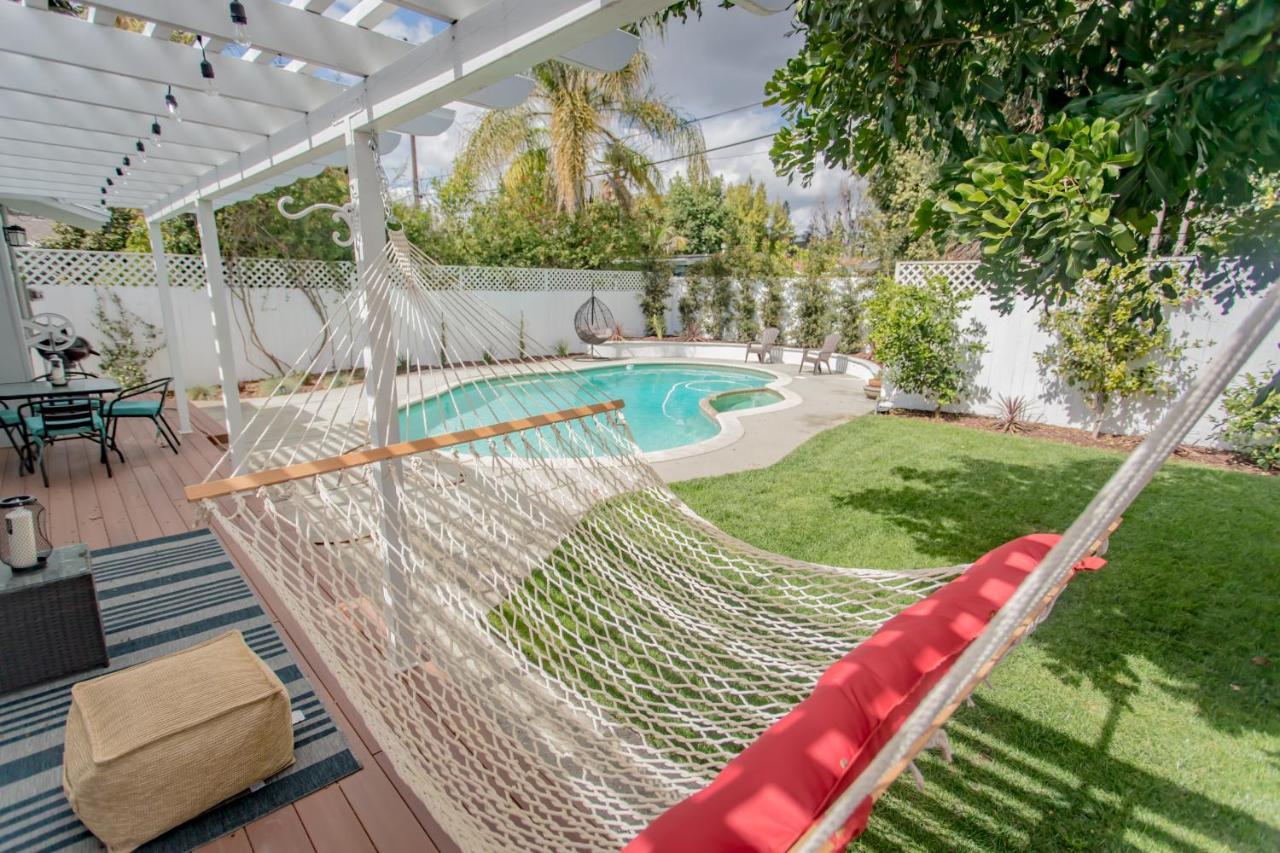 Enchanting Sherman Oaks Home With Pool Permit #Hsr Two One Zero Zero 2605 Los Angeles Luaran gambar